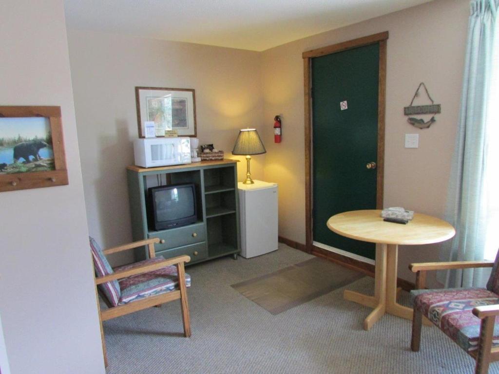 Dwight Village Motel Room photo